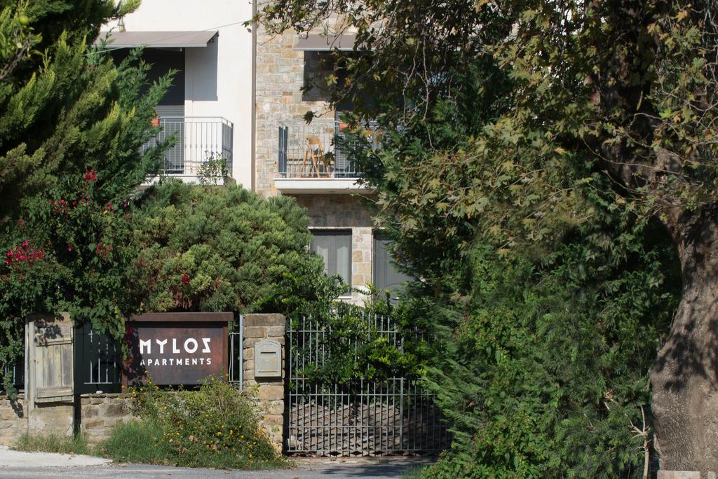 Mylos Apartments Гиалова Екстериор снимка